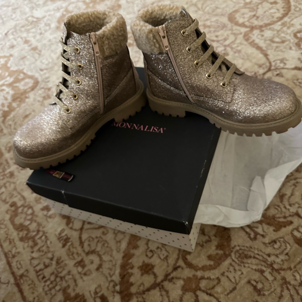 Girls designer boots with fleece Sherpa around the ankle